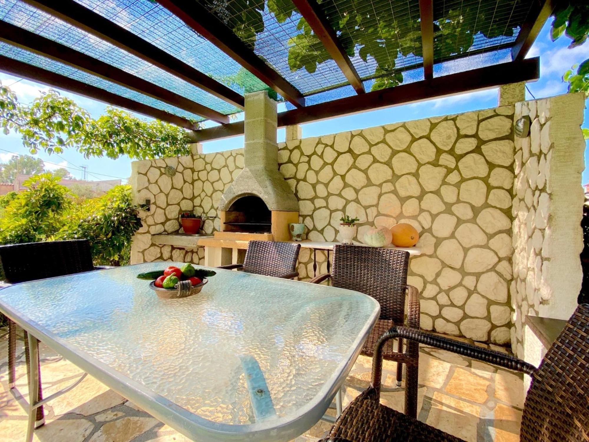 Apartmán Asteraki House By Dadovillas